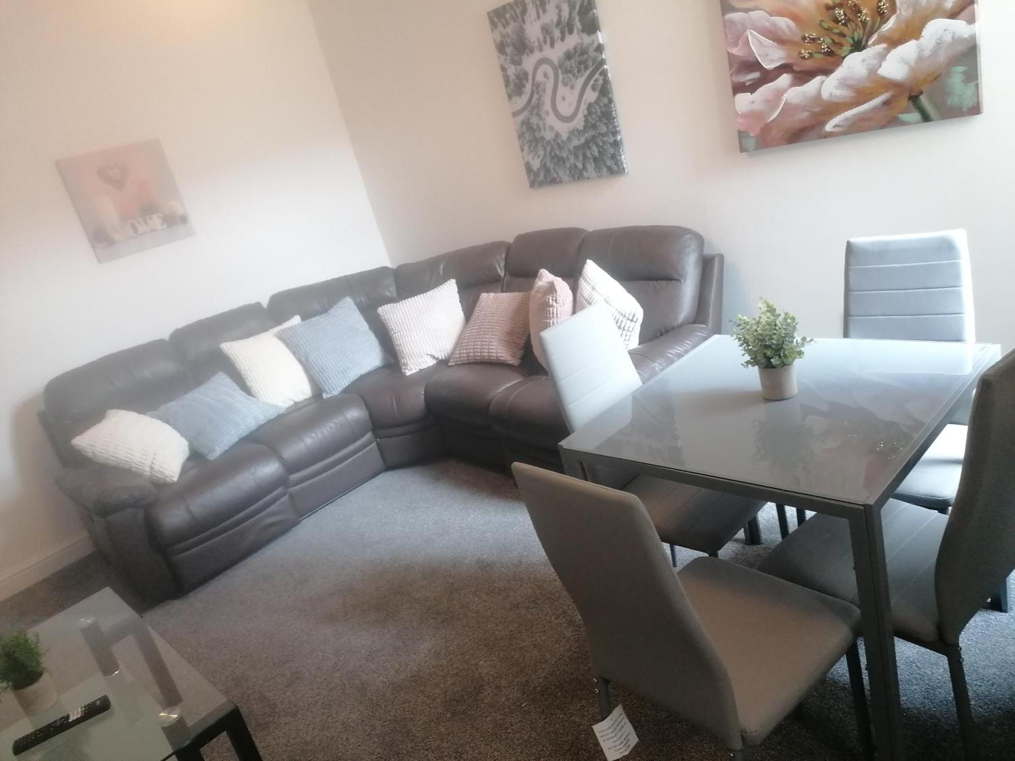 Rossy Home Of Relaxations Stoke-on-Trent Exteriör bild